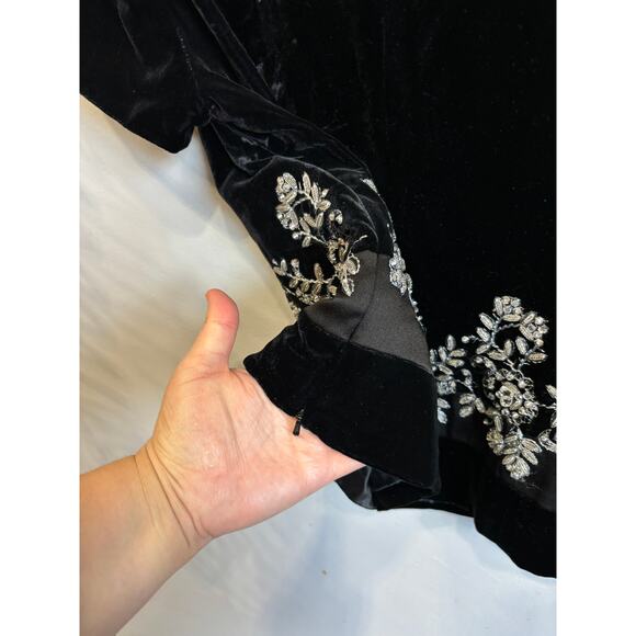 Talbots Black Velvet Top Blouse Womens Peties 6 Embellished Silk Blend Vintage - Picture 4 of 6
